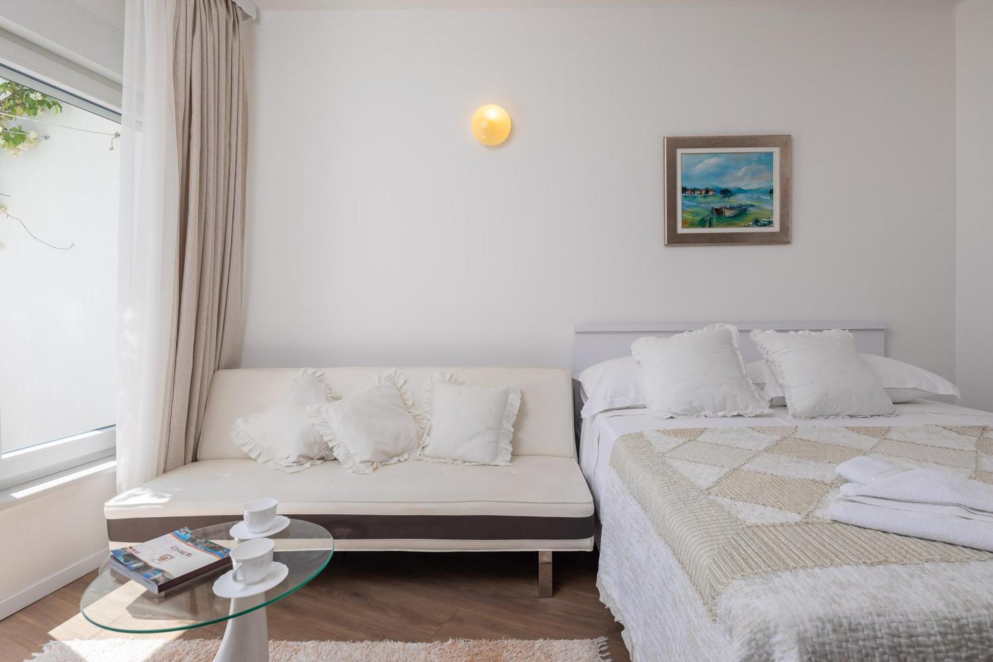 Caleta Seaview Suites II - Pool & Jacuzzi ロクヴァ・ロゴズニツァ エクステリア 写真