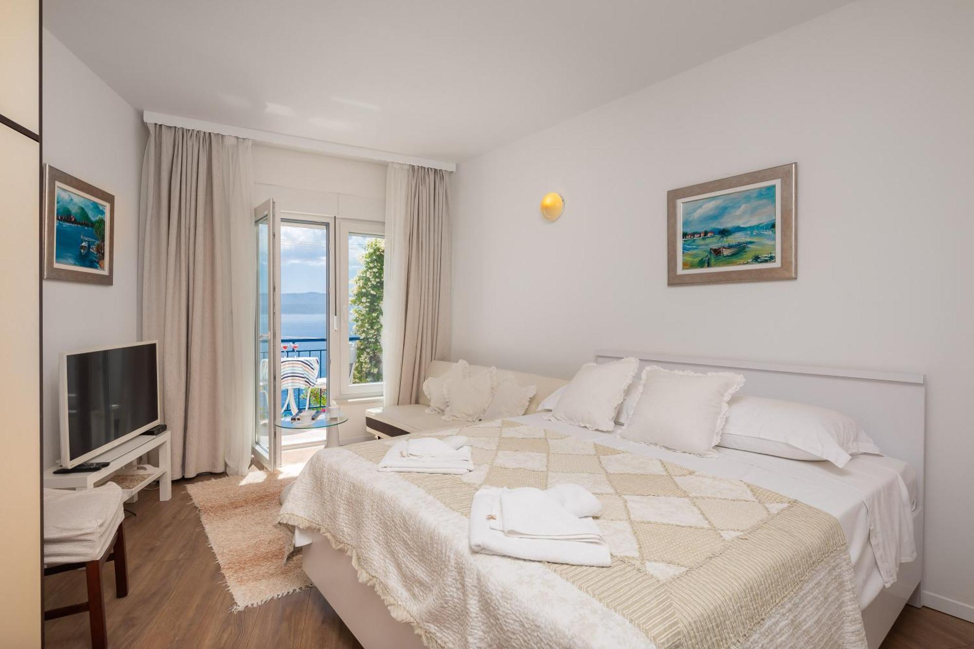 Caleta Seaview Suites II - Pool & Jacuzzi ロクヴァ・ロゴズニツァ エクステリア 写真