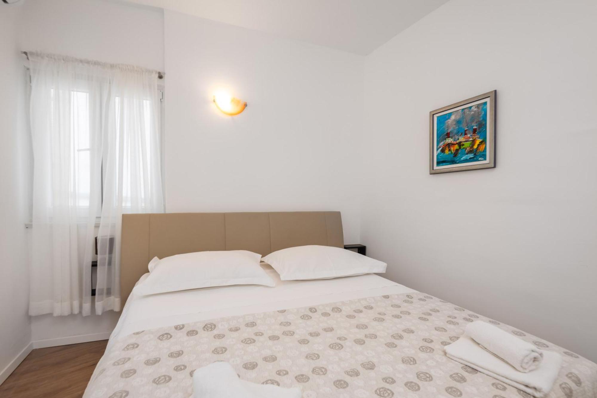 Caleta Seaview Suites II - Pool & Jacuzzi ロクヴァ・ロゴズニツァ エクステリア 写真