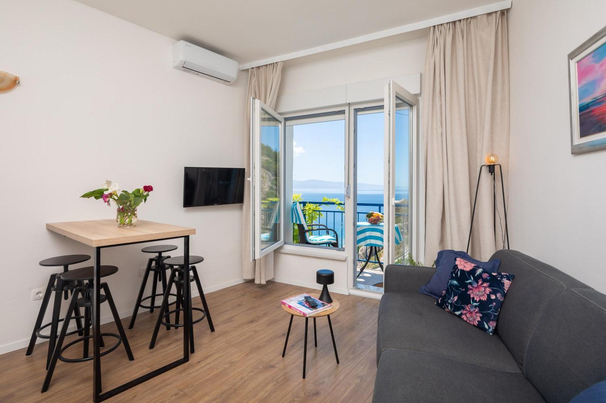 Caleta Seaview Suites II - Pool & Jacuzzi ロクヴァ・ロゴズニツァ エクステリア 写真
